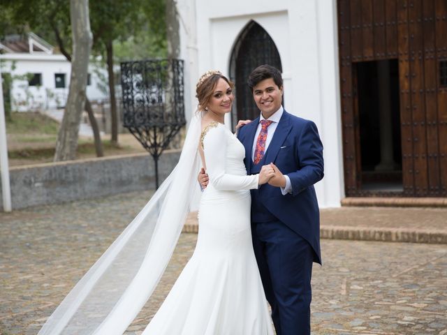 La boda de Andrés y Beatriz en Villaverde Del Rio, Sevilla 42