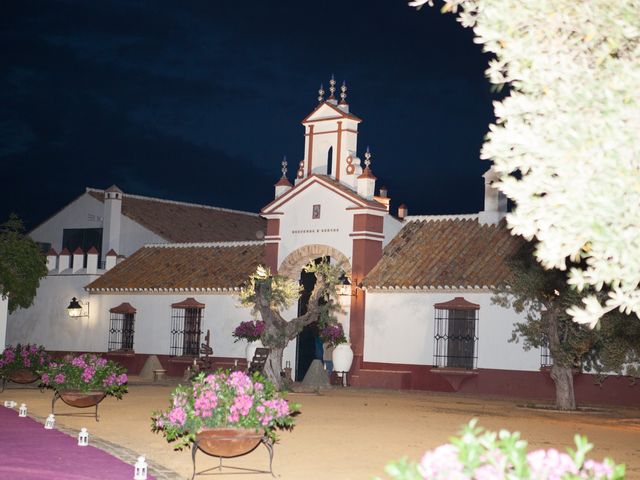 La boda de Andrés y Beatriz en Villaverde Del Rio, Sevilla 57