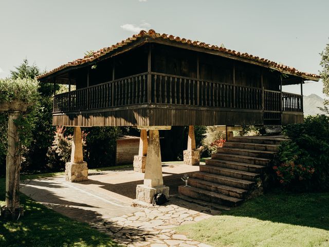 La boda de Jesús  y Myriam en Oviedo, Asturias 18
