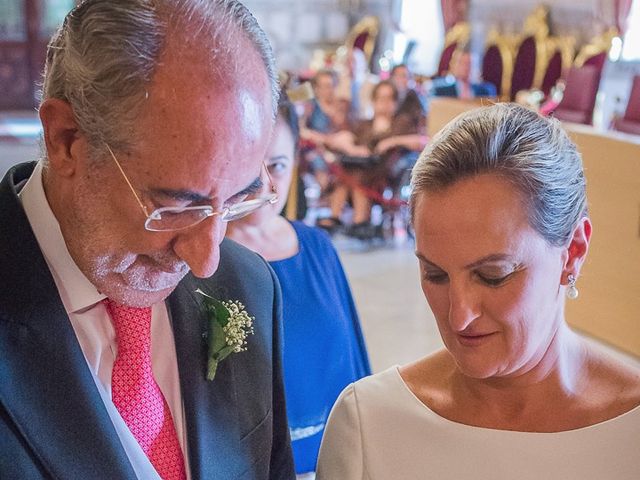 La boda de Antonio y Nani en La Rinconada, Sevilla 25