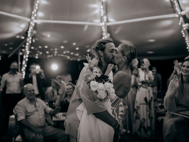 La boda de Juan y Xisca en Llubí, Islas Baleares 42