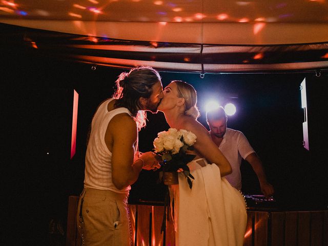 La boda de Juan y Xisca en Llubí, Islas Baleares 52