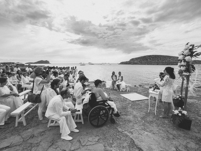 La boda de Shei y Lau en Cala Conta, Islas Baleares 25