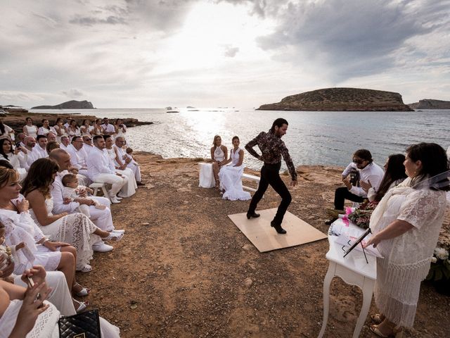 La boda de Shei y Lau en Cala Conta, Islas Baleares 28