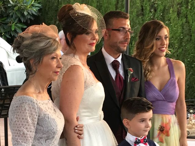 La boda de David y Noelia  en La Pobla De Farnals, Valencia 4