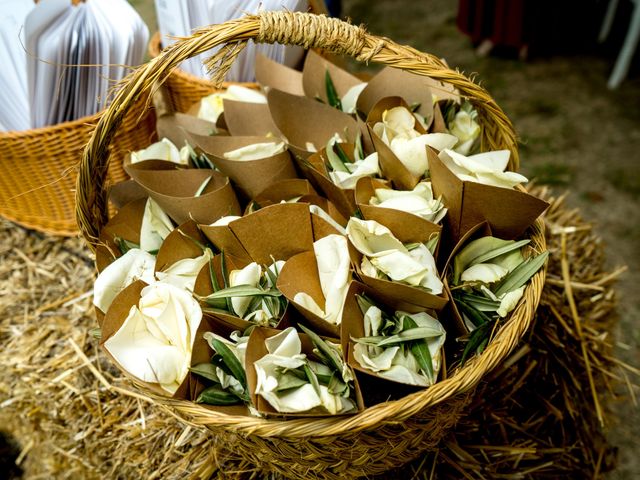 La boda de Carlos y Aina en Besalu, Girona 2