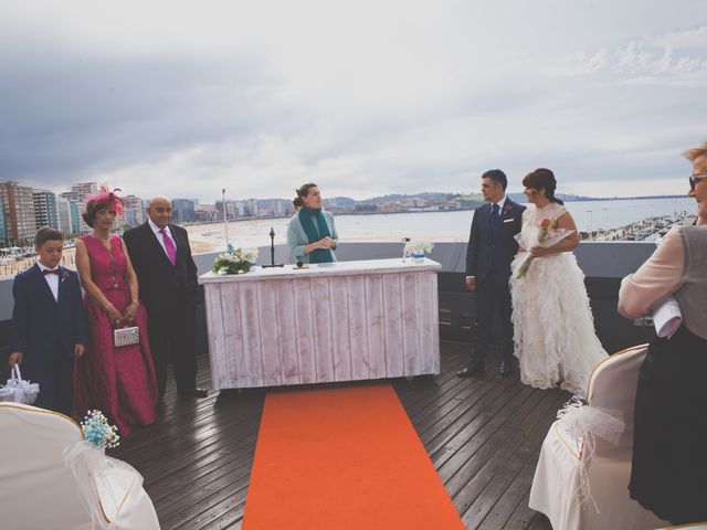 La boda de Jorge y Noelia en Gijón, Asturias 27