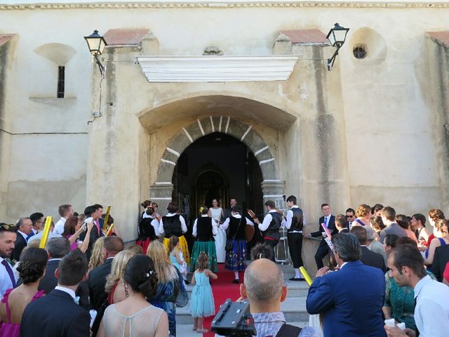 La boda de Antonio y Fatima en Higuera De La Serena, Badajoz 9