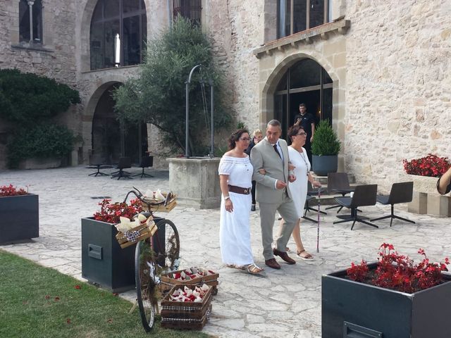 La boda de Xavier Montserrat  y Maleni Crespo en Sant Marti De Tous, Barcelona 2