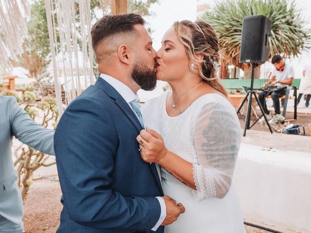 La boda de Roberto  y Lucia en Tetir, Las Palmas 4