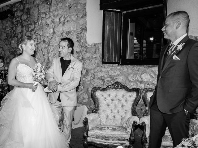 La boda de Alberto y Erika en Bilbao, Vizcaya 12