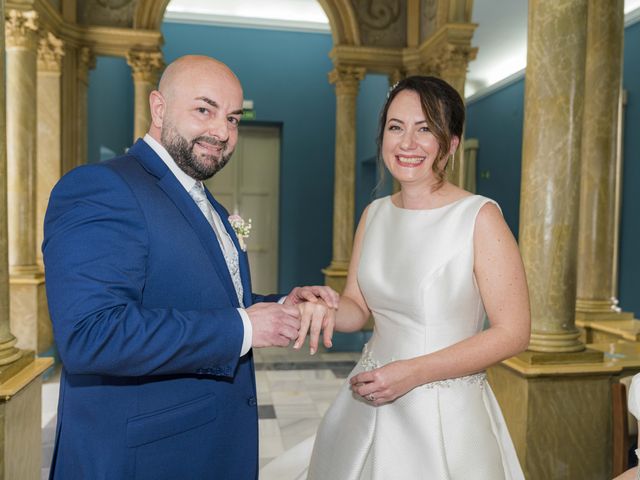 La boda de Gabriela y Daniel en Valencia, Valencia 35