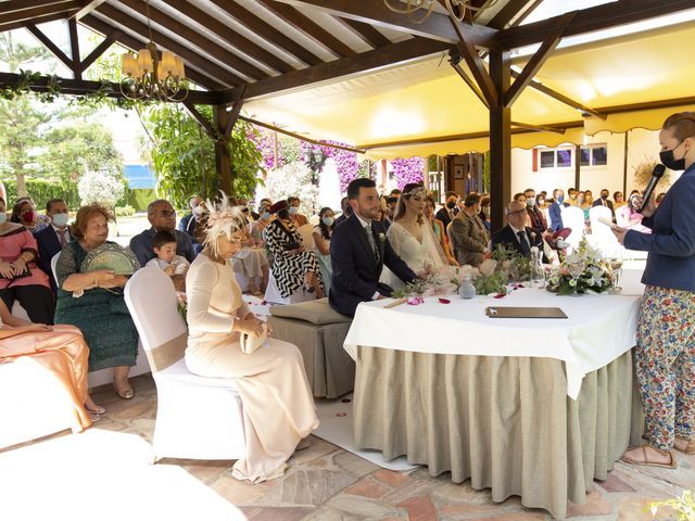 La boda de Araceli y Eduardo en Málaga, Málaga 28
