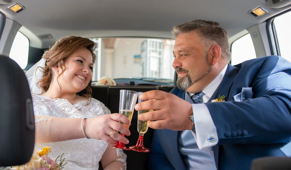 La boda de Francisco y Esther en Almodovar Del Rio, Córdoba