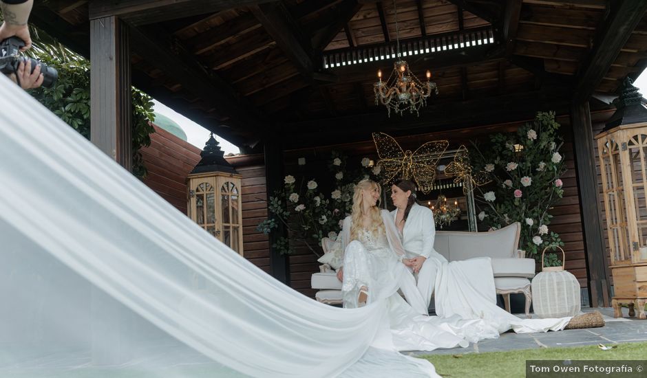La boda de Mary y Mariluz en Torre Del Mar, Málaga