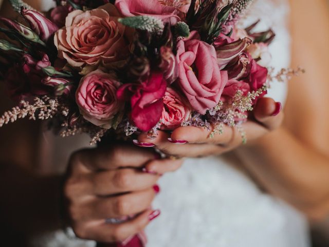 La boda de Jose Antonio y Rocio en Lora Del Rio, Sevilla 21