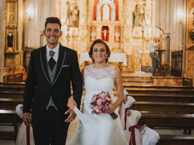 La boda de Jose Antonio y Rocio en Lora Del Rio, Sevilla 32