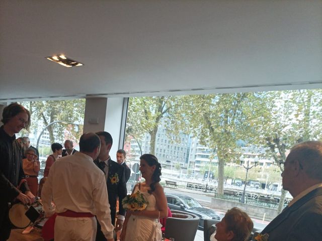 La boda de Eduardo y Josune en Bilbao, Vizcaya 9