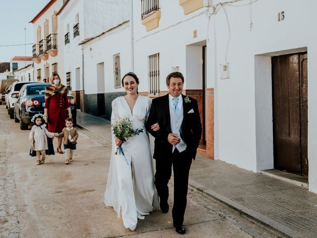 La boda de M Carmen y Vicente en Paymogo, Huelva 8