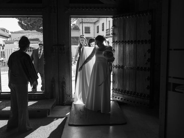 La boda de Alba y Ignacio en Los Santos De La Humosa, Madrid 11