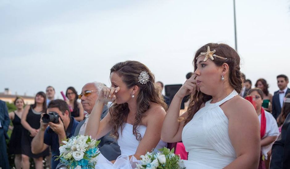 La boda de María Ángeles y Elena en Alcala Del Rio, Sevilla