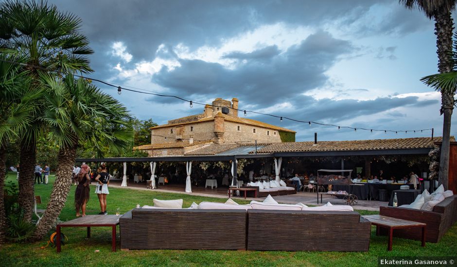 La boda de Andrea y Iliana en Sant Pere Pescador, Girona