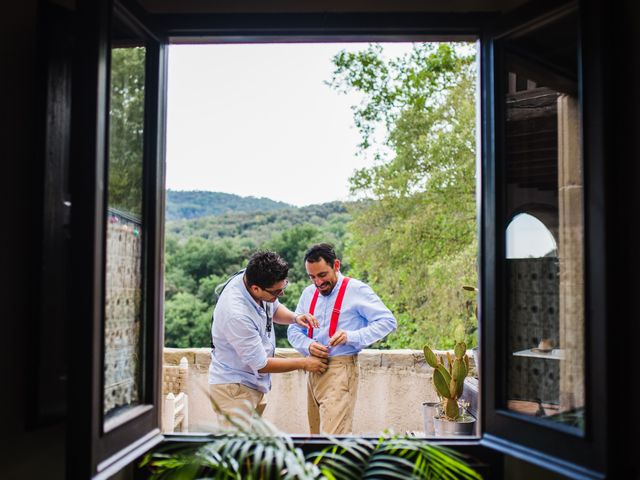 La boda de Daniel y Delia en Santa Pau, Girona 17