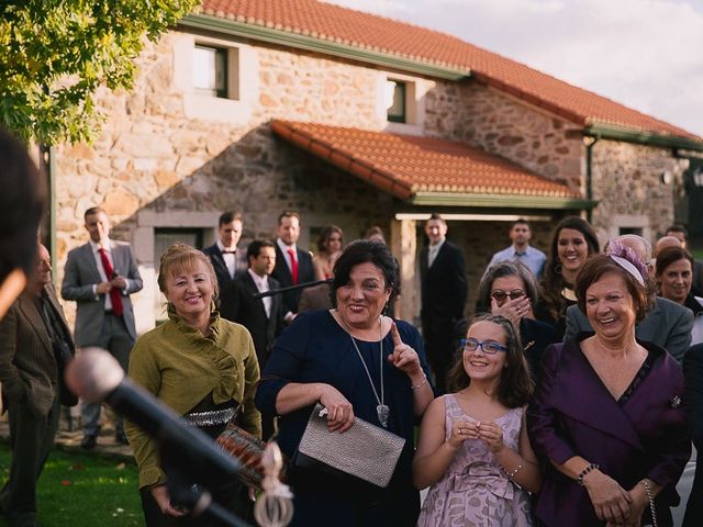 La boda de Juan y Rebeca en Raris, A Coruña 32