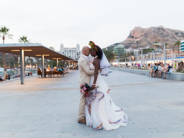 La boda de Ricardo y Priscilla en Alacant/alicante, Alicante 95