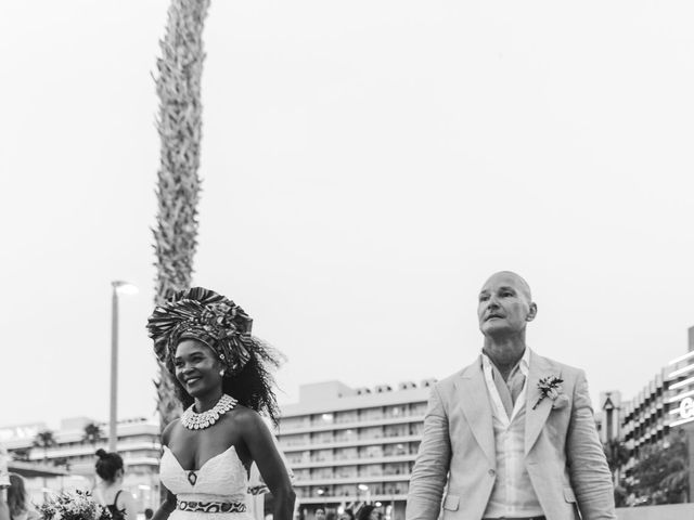 La boda de Ricardo y Priscilla en Alacant/alicante, Alicante 97