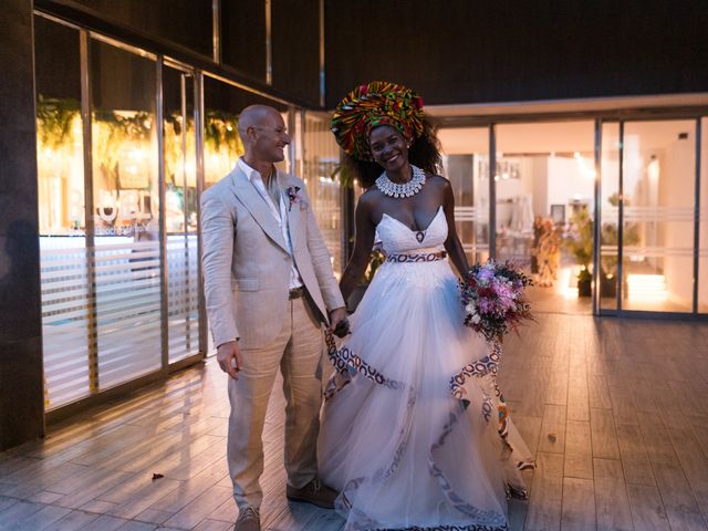 La boda de Ricardo y Priscilla en Alacant/alicante, Alicante 101