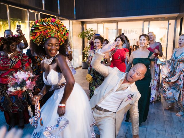 La boda de Ricardo y Priscilla en Alacant/alicante, Alicante 103