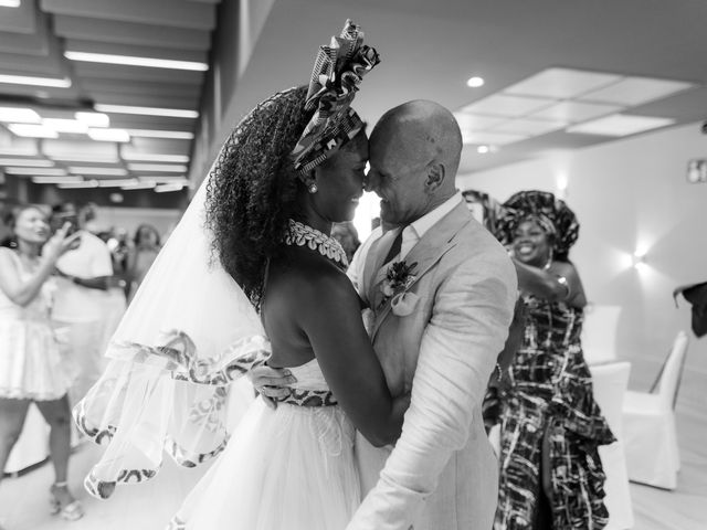 La boda de Ricardo y Priscilla en Alacant/alicante, Alicante 109