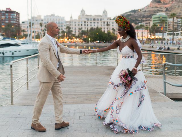 La boda de Ricardo y Priscilla en Alacant/alicante, Alicante 100