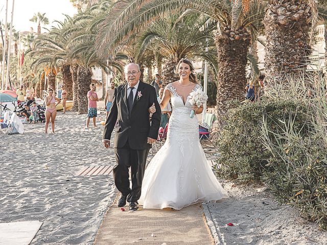 La boda de Joaquín y Naira en La Manga Del Mar Menor, Murcia 28