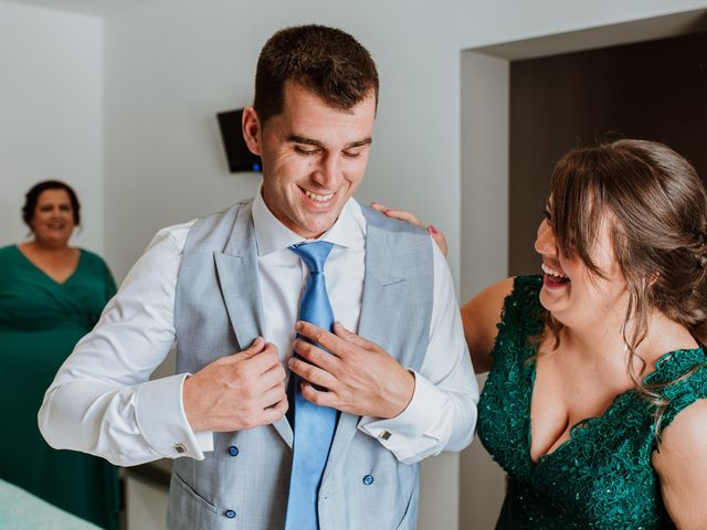 La boda de Agustín y Fátima en Espartinas, Sevilla 24