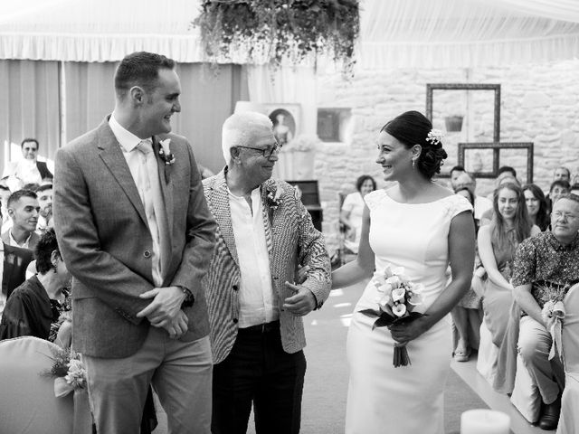 La boda de James y Izaro en Berrioplano, Navarra 2