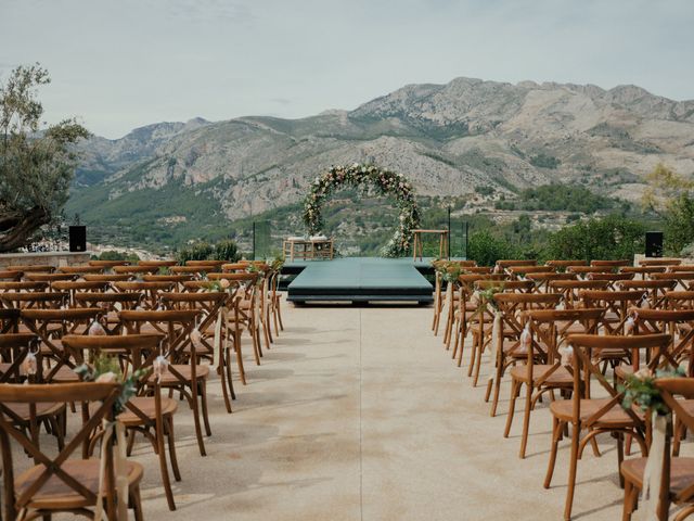 La boda de Josh Watts y Olivia Watts en Alacant/alicante, Alicante 1