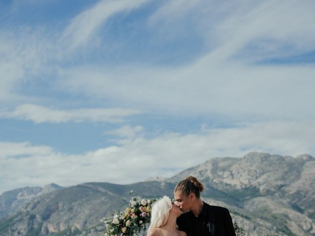 La boda de Josh Watts y Olivia Watts en Alacant/alicante, Alicante 5