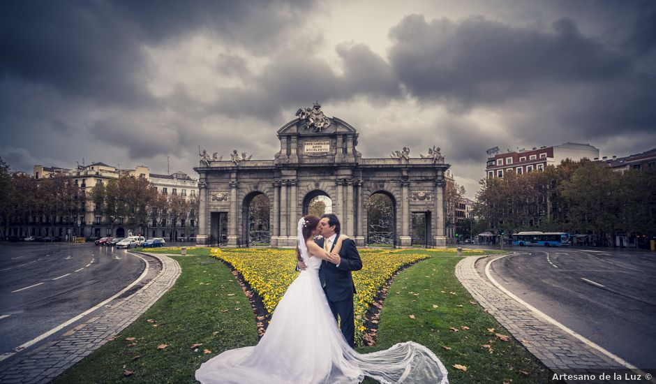 La boda de Pedro y Raquel en Madrid, Madrid