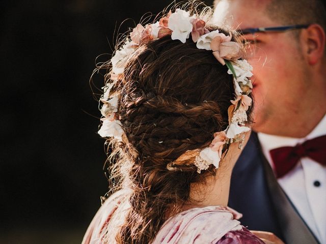 La boda de Juan Carlos y Lara en Caracuel De Calatrava, Ciudad Real 84