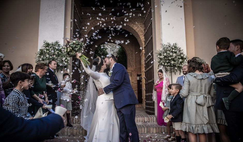 La boda de José Antonio y María José en Carmona, Sevilla