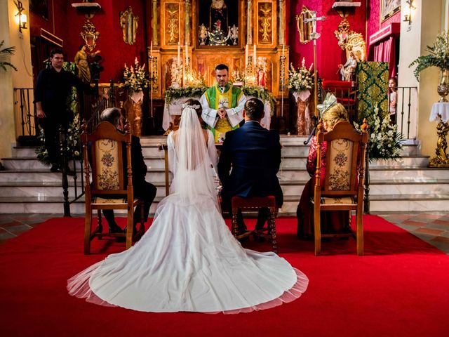 La boda de Ángel y Carolina en Otura, Granada 30