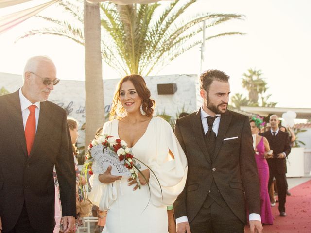 La boda de Alberto y Teresa en Torre Del Mar, Málaga 16