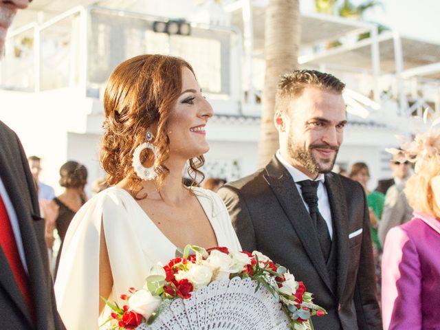 La boda de Alberto y Teresa en Torre Del Mar, Málaga 17