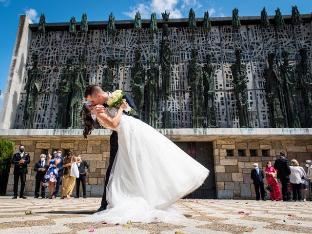 La boda de David y Nuria en León, León 24