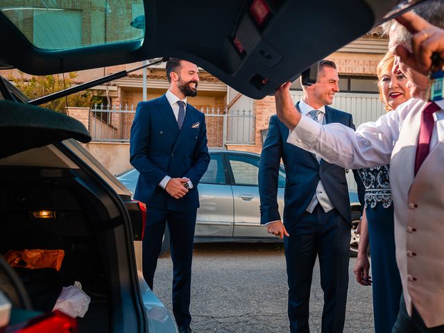 La boda de Ricardo y Isabel en Caracuel De Calatrava, Ciudad Real 17