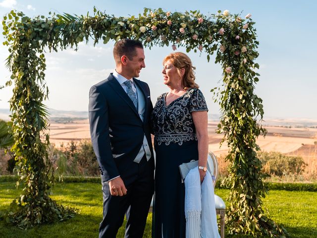 La boda de Ricardo y Isabel en Caracuel De Calatrava, Ciudad Real 25