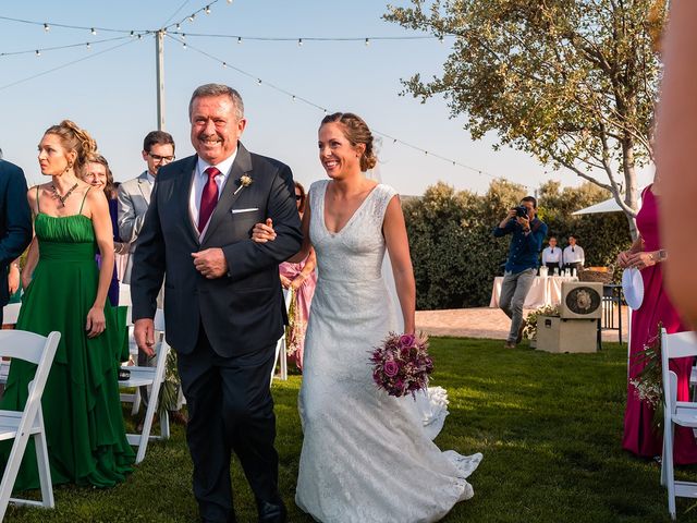 La boda de Ricardo y Isabel en Caracuel De Calatrava, Ciudad Real 31