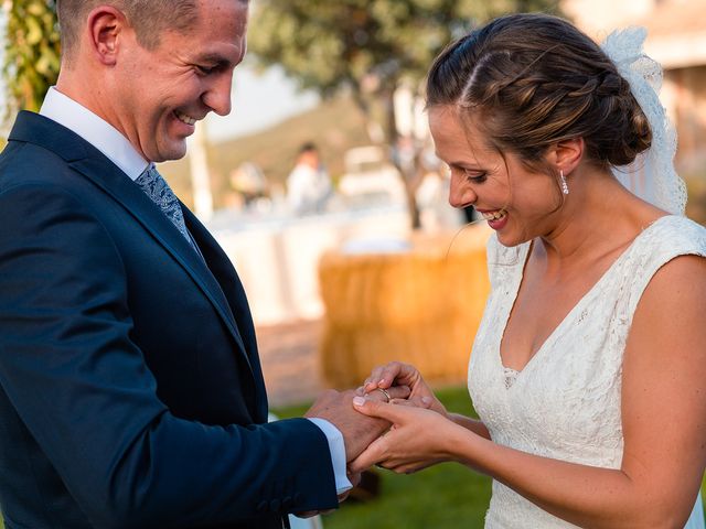 La boda de Ricardo y Isabel en Caracuel De Calatrava, Ciudad Real 43